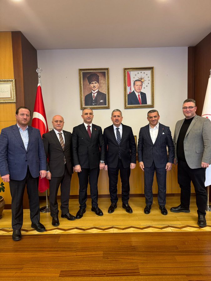 İMKON heyeti olarak,  Ticaret Bakan Yardımcımız  Sn. Mahmut Gürcan’ı makamında ziyaret ettik.
